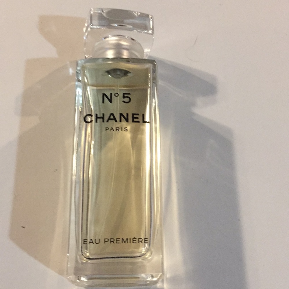Chanel NO 5 perfume